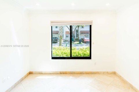 Touwnhouse à vendre à Miami, Floride: 3 chambres, 142.6 m2 № 2395274 - photo 7