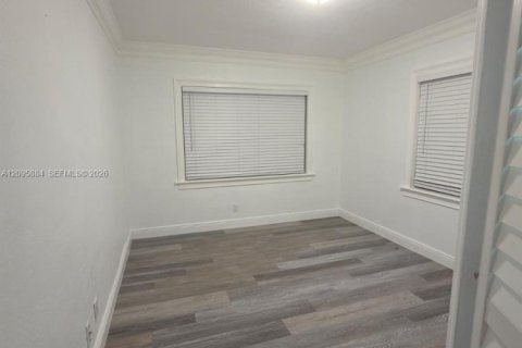 Villa ou maison à louer à Miami, Floride: 2 chambres, 150.87 m2 № 2390008 - photo 10