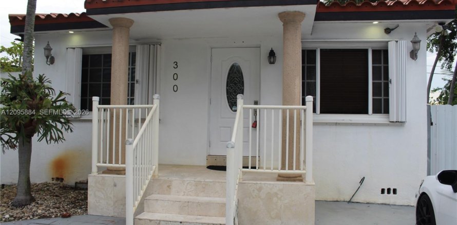 Villa ou maison à Miami, Floride 2 chambres, 150.87 m2 № 2390008