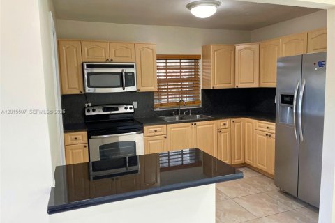 Купить виллу или дом в Майами, Флорида 3 спальни, 111.48м2, № 2154488 - фото 5