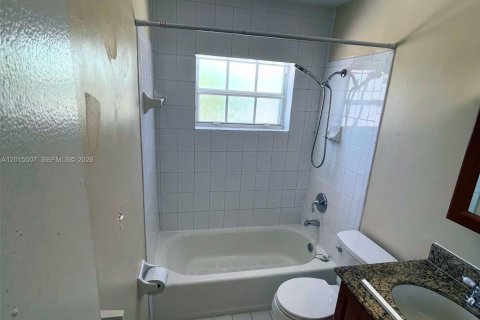 Купить виллу или дом в Майами, Флорида 3 спальни, 111.48м2, № 2154488 - фото 12
