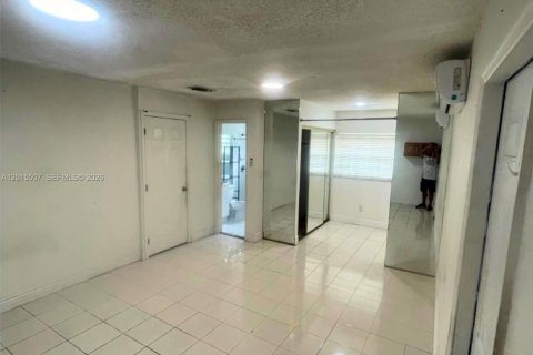 Купить виллу или дом в Майами, Флорида 3 спальни, 111.48м2, № 2154488 - фото 8