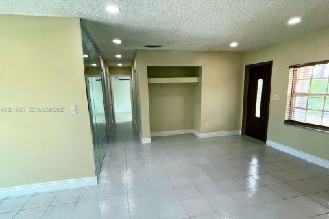 Купить виллу или дом в Майами, Флорида 3 спальни, 111.48м2, № 2154488 - фото 3