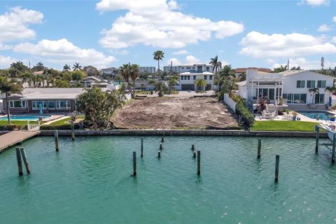 Casa en venta en Treasure Island, Florida, 4 dormitorios, 389.07 m2 № 2216568 - foto 5