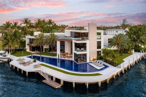 Villa ou maison à vendre à Fort Lauderdale, Floride: 6 chambres, 1088.26 m2 № 2045334 - photo 2
