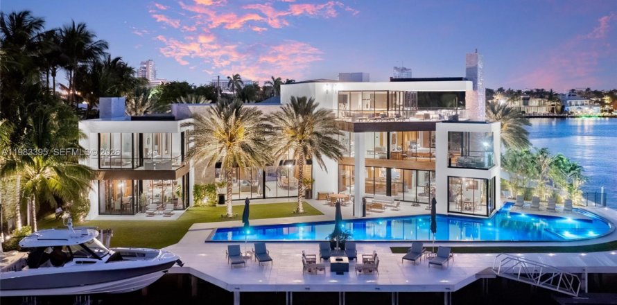 Villa ou maison à Fort Lauderdale, Floride 6 chambres, 1088.26 m2 № 2045334