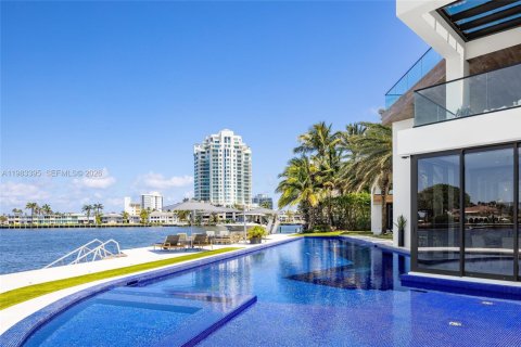 Villa ou maison à vendre à Fort Lauderdale, Floride: 6 chambres, 1088.26 m2 № 2045334 - photo 18