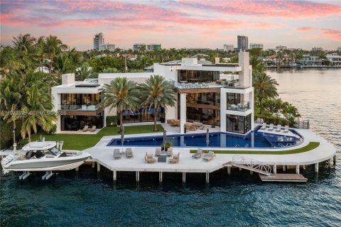 Villa ou maison à vendre à Fort Lauderdale, Floride: 6 chambres, 1088.26 m2 № 2045334 - photo 3