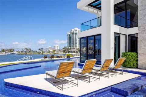 Villa ou maison à vendre à Fort Lauderdale, Floride: 6 chambres, 1088.26 m2 № 2045334 - photo 17
