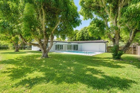 House in Palmetto Bay, Florida 3 bedrooms, 175.59 sq.m. № 2392308 - photo 15