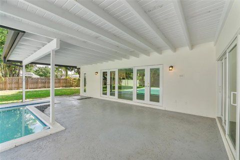 House in Palmetto Bay, Florida 3 bedrooms, 175.59 sq.m. № 2392308 - photo 12