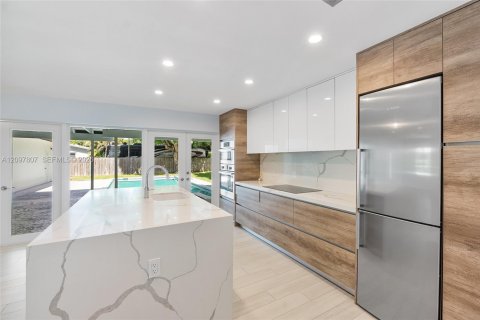 House in Palmetto Bay, Florida 3 bedrooms, 175.59 sq.m. № 2392308 - photo 6