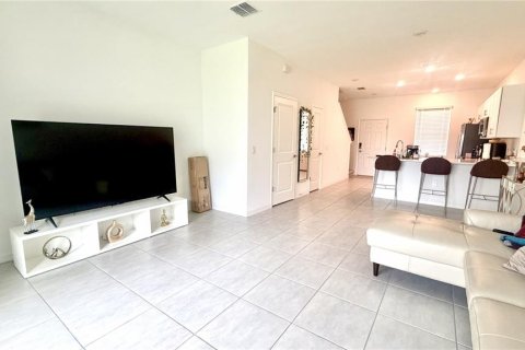 Снять в аренду таунхаус в Киссимми, Флорида 1 комната, 118.45м2, № 2097930 - фото 8