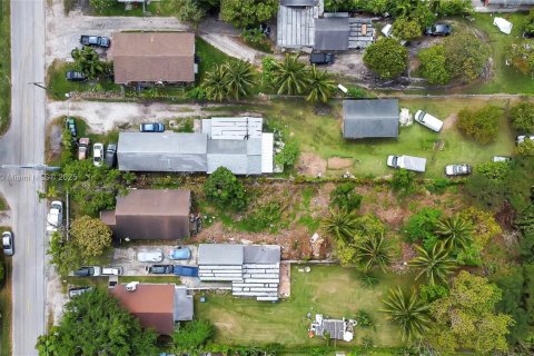 House in El Portal, Florida 2 bedrooms, 136.19 sq.m. № 1935600 - photo 6