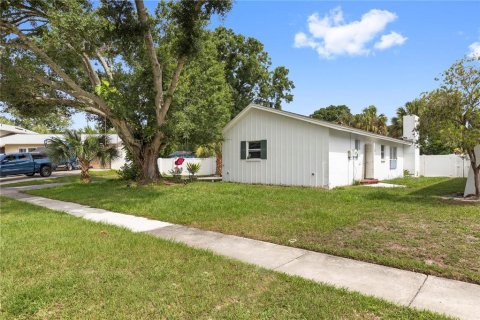 Casa en venta en Tampa, Florida, 3 dormitorios, 142.7 m2 № 2299667 - foto 4