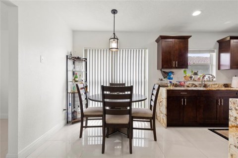 Casa en venta en Tampa, Florida, 3 dormitorios, 142.7 m2 № 2299667 - foto 22