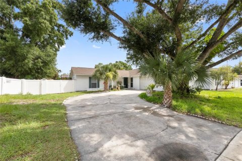 Casa en venta en Tampa, Florida, 3 dormitorios, 142.7 m2 № 2299667 - foto 3