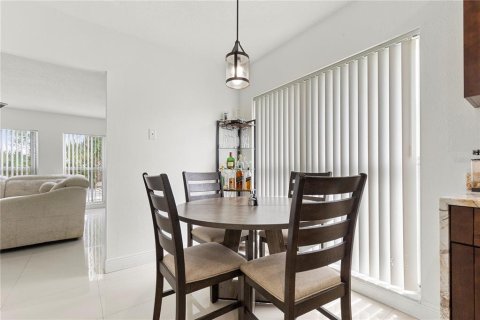 Casa en venta en Tampa, Florida, 3 dormitorios, 142.7 m2 № 2299667 - foto 21