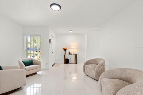 Casa en venta en Tampa, Florida, 3 dormitorios, 142.7 m2 № 2299667 - foto 17