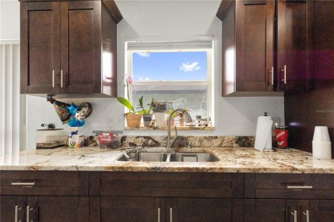 Casa en venta en Tampa, Florida, 3 dormitorios, 142.7 m2 № 2299667 - foto 19