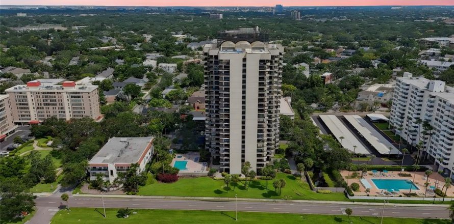 Condominio en Tampa, Florida, 2 dormitorios  № 1851818