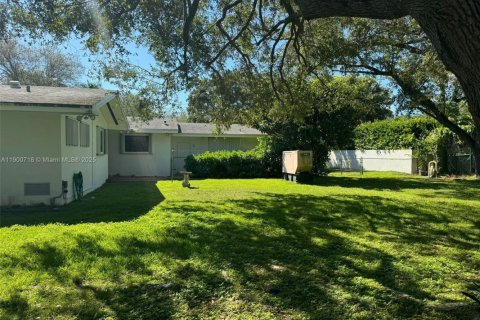 Купить виллу или дом в Майами, Флорида 5 спален, 344.48м2, № 1953084 - фото 13