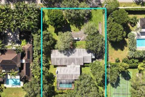 Купить виллу или дом в Майами, Флорида 5 спален, 344.48м2, № 1953084 - фото 1