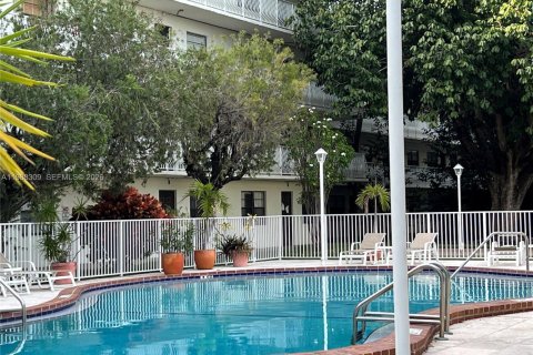 Condominio en alquiler en Dania Beach, Florida, 2 dormitorios, 86.68 m2 № 2051048 - foto 2