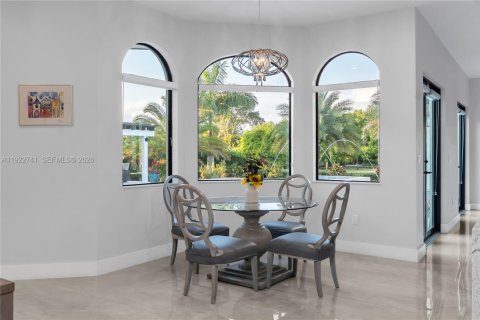 Купить виллу или дом в Хомстед, Флорида 4 спальни, 404.68м2, № 2061415 - фото 13