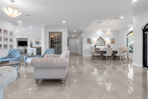 Купить виллу или дом в Хомстед, Флорида 4 спальни, 404.68м2, № 2061415 - фото 8