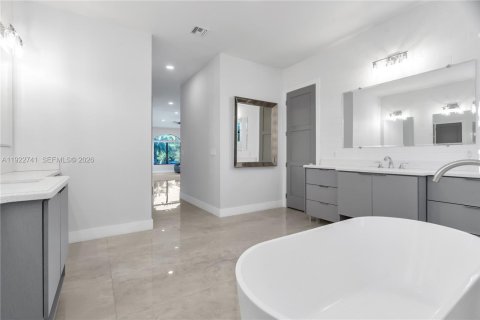 Купить виллу или дом в Хомстед, Флорида 4 спальни, 404.68м2, № 2061415 - фото 27