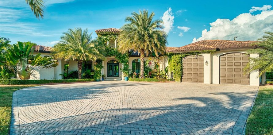 Дом в Хомстед, Флорида 4 спальни, 404.68м2 № 2061415