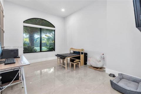 Купить виллу или дом в Хомстед, Флорида 4 спальни, 404.68м2, № 2061415 - фото 23