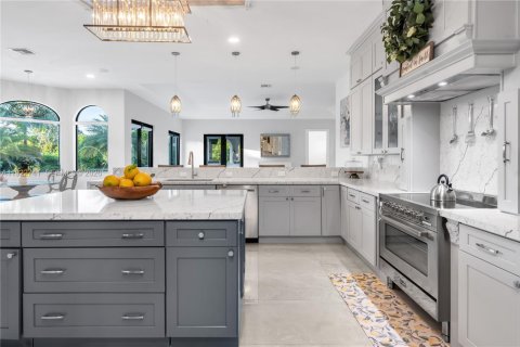 Купить виллу или дом в Хомстед, Флорида 4 спальни, 404.68м2, № 2061415 - фото 18