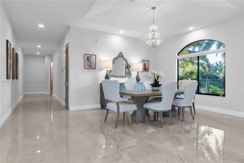 Купить виллу или дом в Хомстед, Флорида 4 спальни, 404.68м2, № 2061415 - фото 10