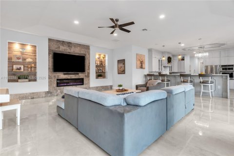 Купить виллу или дом в Хомстед, Флорида 4 спальни, 404.68м2, № 2061415 - фото 21