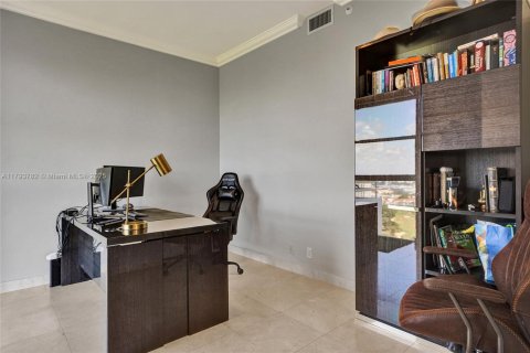 Купить кондоминиум в Авентура, Флорида 5 спален, 499.07м2, № 2025730 - фото 19