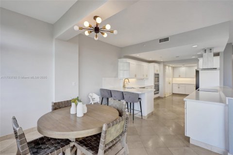 Купить кондоминиум в Авентура, Флорида 5 спален, 499.07м2, № 2025730 - фото 14