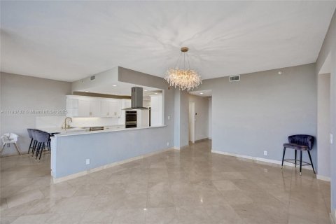 Купить кондоминиум в Авентура, Флорида 5 спален, 499.07м2, № 2025730 - фото 15