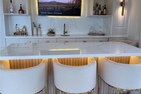 Кондоминиум с 5 спальнями в Авентура, Флорида № 2025730