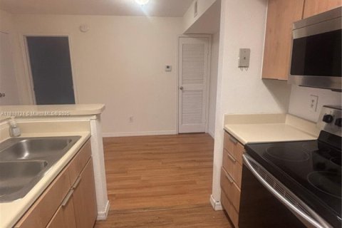 Appartement à louer à Coral Springs, Floride: 2 chambres, 92.9 m2 № 1942492 - photo 12