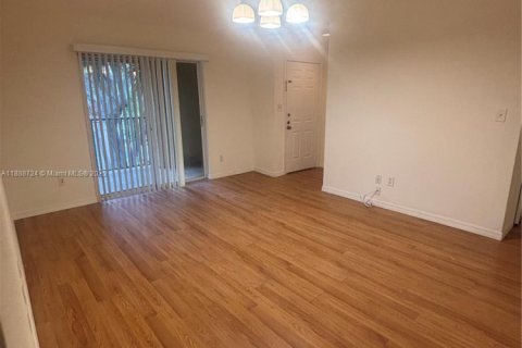 Appartement à louer à Coral Springs, Floride: 2 chambres, 92.9 m2 № 1942492 - photo 4