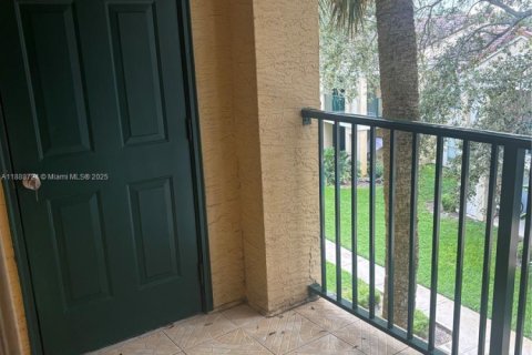 Appartement à louer à Coral Springs, Floride: 2 chambres, 92.9 m2 № 1942492 - photo 2