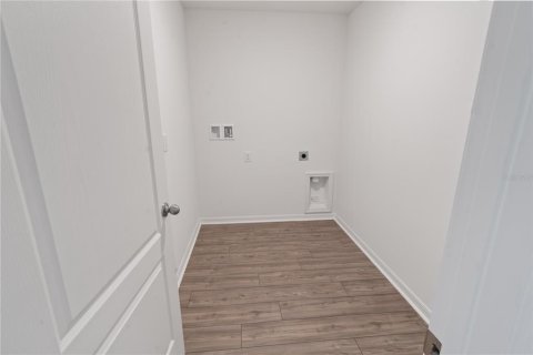 Casa en venta en Winter Haven, Florida, 5 dormitorios, 217.02 m2 № 2200884 - foto 18