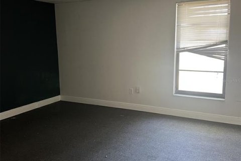 Propiedad comercial en alquiler en Tampa, Florida, 802.12 m2 № 1525136 - foto 7