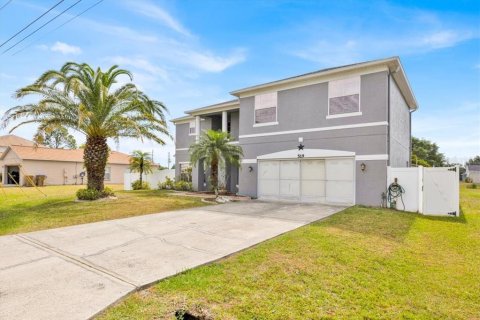 House in Kissimmee, Florida 4 bedrooms, 238.85 sq.m. № 1735581 - photo 2