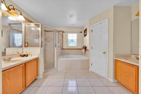 House in Kissimmee, Florida 4 bedrooms, 238.85 sq.m. № 1735581 - photo 19