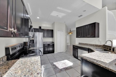 House in Kissimmee, Florida 4 bedrooms, 238.85 sq.m. № 1735581 - photo 13