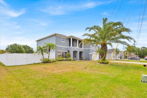 House in Kissimmee, Florida 4 bedrooms, 238.85 sq.m. № 1735581 - photo 3