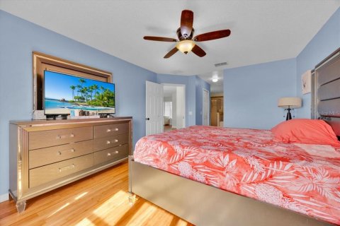 House in Kissimmee, Florida 4 bedrooms, 238.85 sq.m. № 1735581 - photo 18